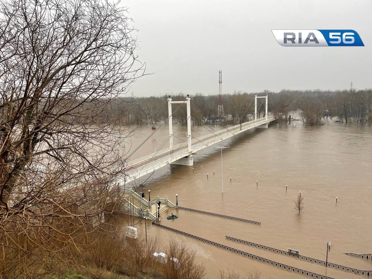 1157 сантиметров — уровень воды в Урале у Оренбурга на 18:00 | 15.04.2024 |  Новости Оренбурга - БезФормата