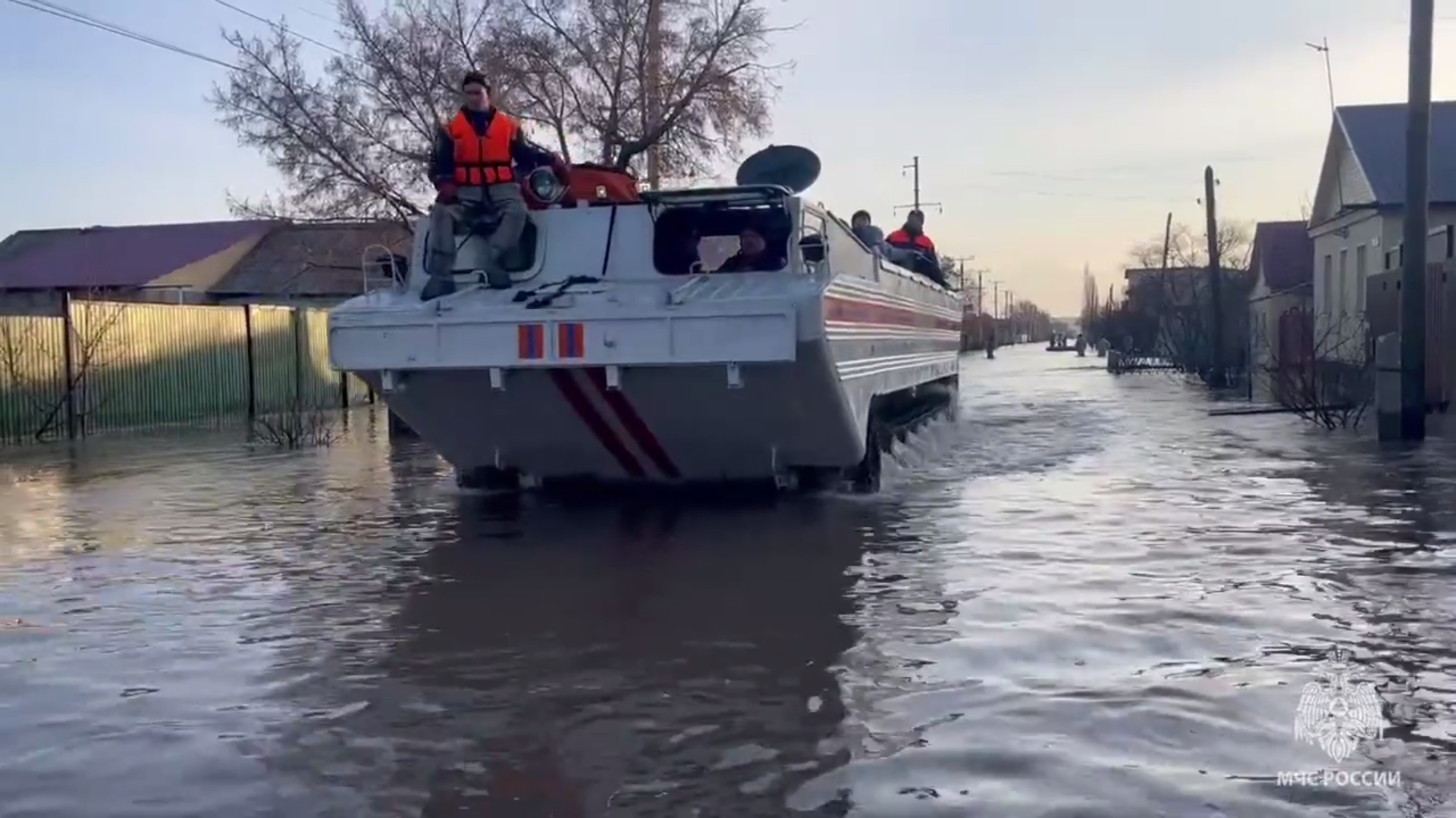 В Орске с подтопленной территории эвакуировали 711 человек — Новости  Оренбурга и Оренбургской области на РИА56