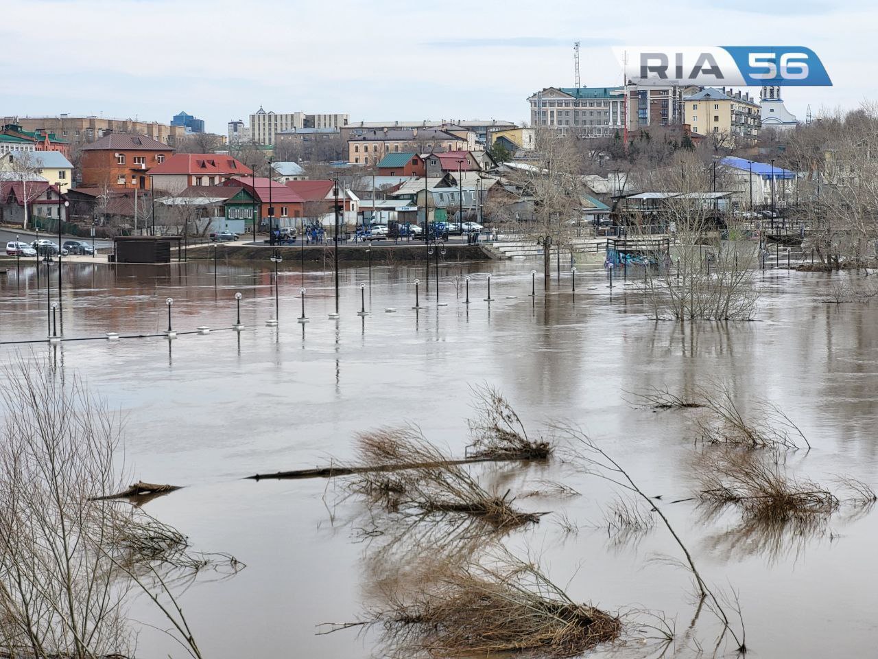 989 сантиметров — уровень воды в реке Урал у Оренбурга на 10:00 — Новости  Оренбурга и Оренбургской области на РИА56