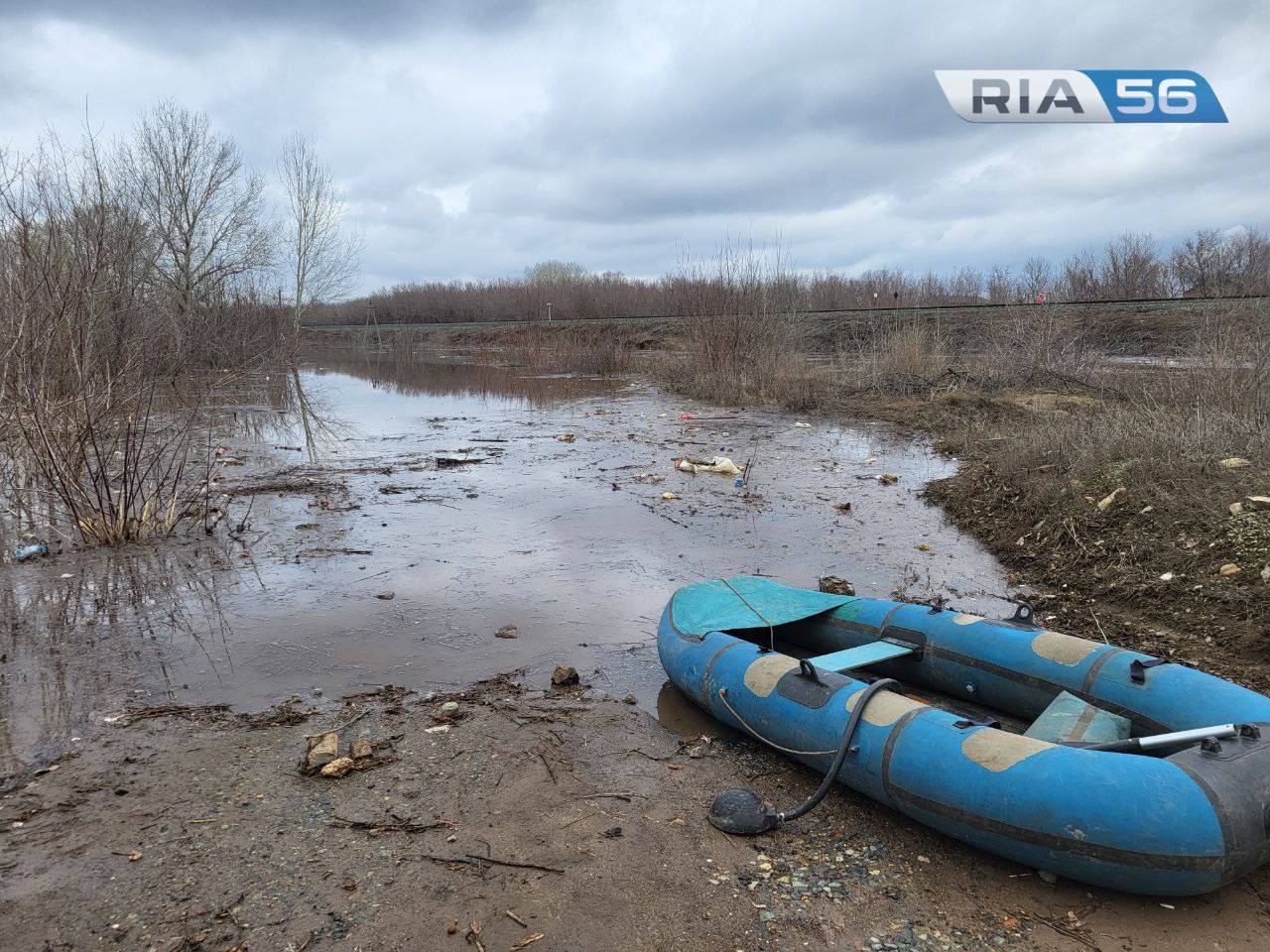 Вода в реке Сакмара поднимается и у Татарской Каргалы достигла 845 см на  12.00 — Новости Оренбурга и Оренбургской области на РИА56