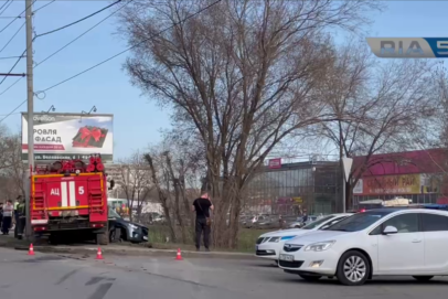 Жуткое ДТП на Беляевской в Оренбурге: Столкнулись пожарная машина и легковушка