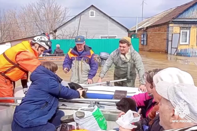 Жители Оренбуржья, пострадавшие от паводка, продолжают получать финансовую помощь