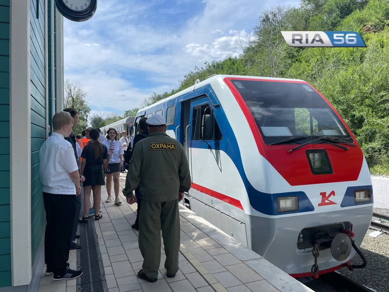 Поехали! В Оренбурге детская железная дорога открыла летний сезон — Новости  Оренбурга и Оренбургской области на РИА56