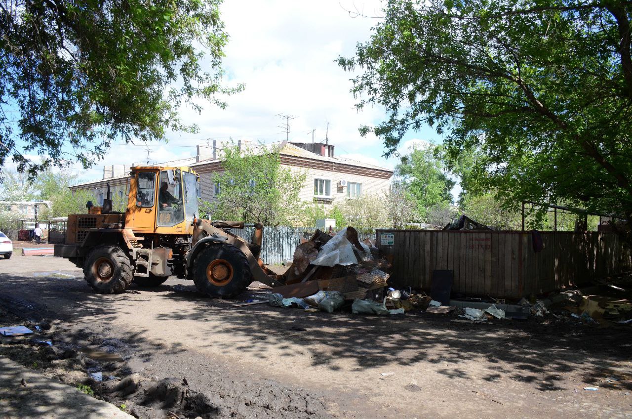 Дезинфекция, откачка, сушка. В Оренбурге продолжают наводить порядок после  паводка — Новости Оренбурга и Оренбургской области на РИА56