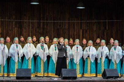 Оренбургский русский народный хор 9 мая дал концерт в парке «Салют, Победа!»