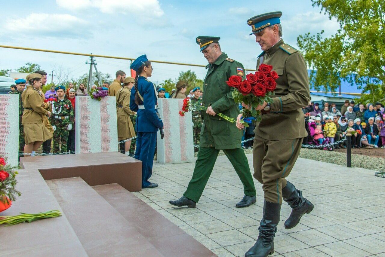 Газодобытчики отпраздновали 79-ю годовщину Великой Победы вместе с жителями  села Чебеньки Оренбургского района | 11.05.2024 | Новости Оренбурга -  БезФормата