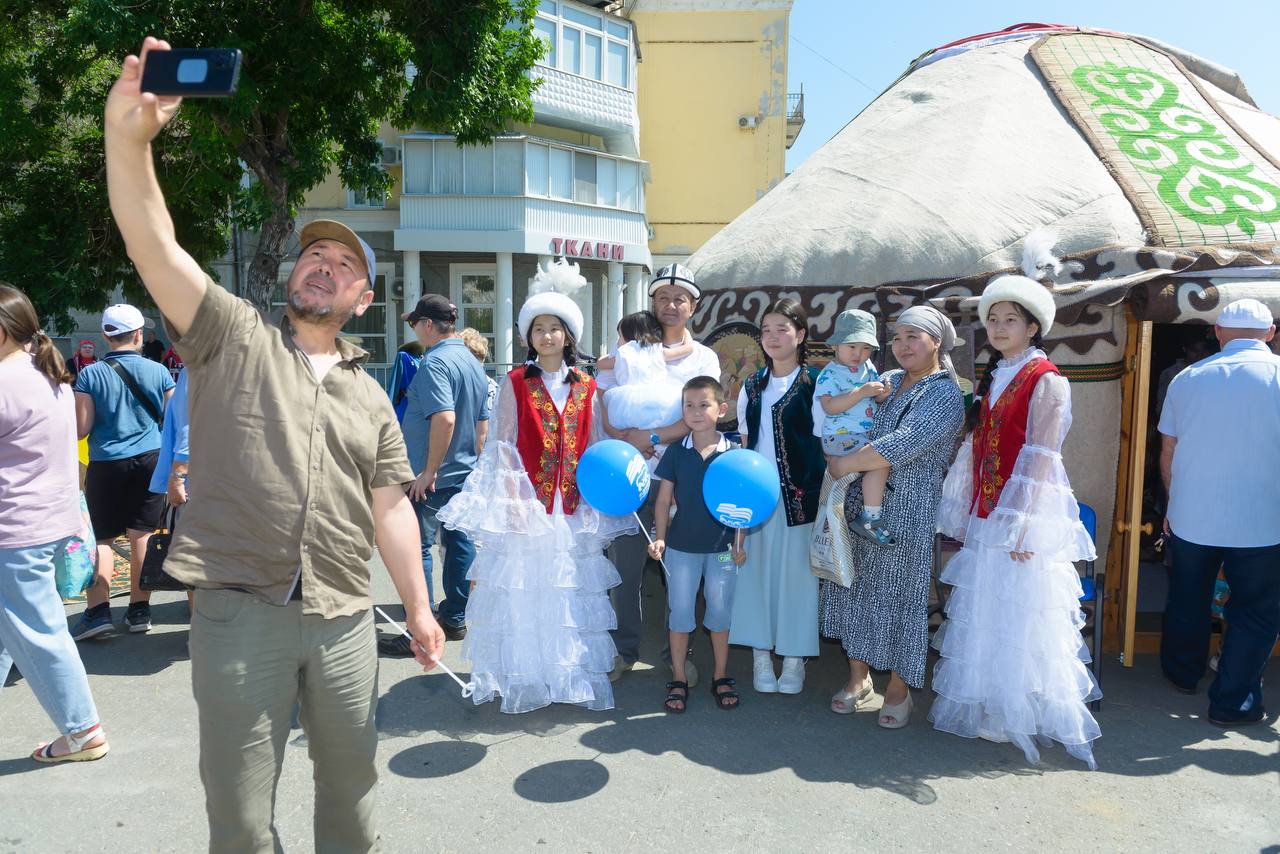 Оренбуржье вместе со всей страной отмечает государственный праздник — День  России | 12.06.2024 | Новости Оренбурга - БезФормата