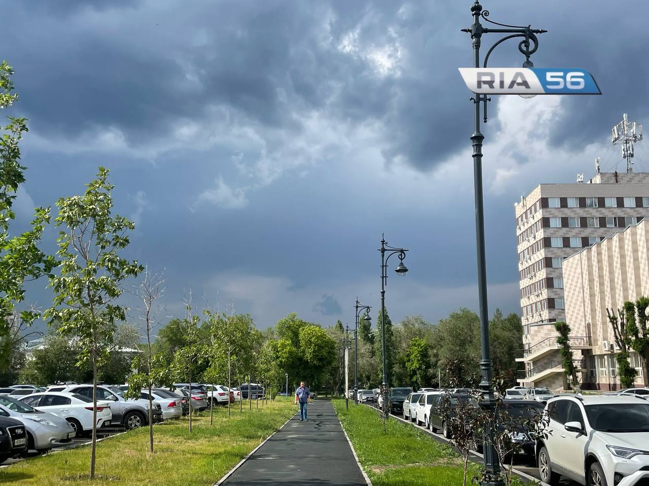 В Оренбуржье 6 июня ожидается штормовой ветер, ливень с грозой, град и 33  градуса жары — Новости Оренбурга и Оренбургской области на РИА56