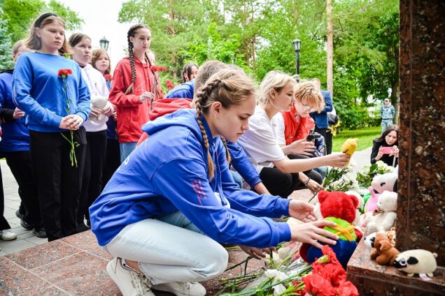 В Оренбурге почтили память детей-жертв войны в Донбассе
