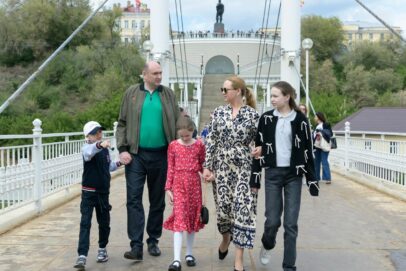 Евгений Солнцев от всей души поздравил отцов Оренбуржья