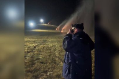 На горнолыжке в Кувандыке начали заснеживать трассы