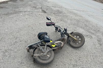 В Оренбурге жестко сбили 22-летнего парня на электровелосипеде