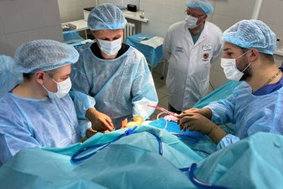 Оренбургский хирург Миленин провел уникальную операцию и заменил пациенту плечевой сустав