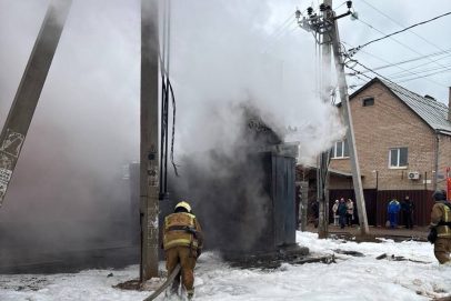 Потушили пеной. В Оренбурге на Линиях горел трансформатор