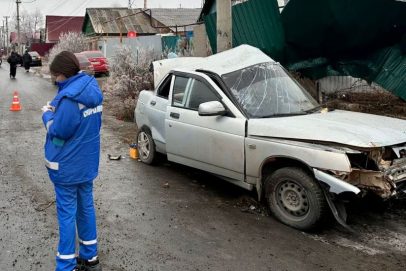 Влетел в опору. В Орске в ДТП погиб 18-летний парень