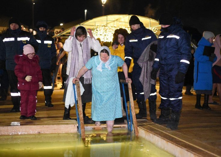В Оренбурге окунуться в крещенскую купель можно до 20:00 19 января