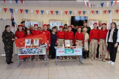 В Красногвардейском районе открыли «Парты Героя» в честь трех бойцов СВО