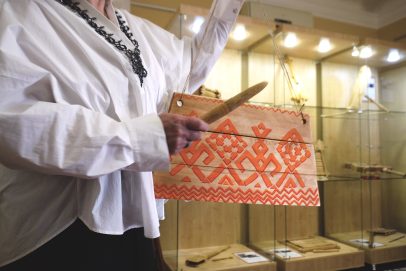 В Оренбургском музее открылась уникальная выставка коми народных инструментов