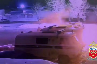 По заданию оттуда студент из Воронежа поджег полицейскую машину в Оренбурге