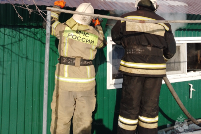 Мужчина и женщина погибли за сутки на пожарах в Оренбуржье