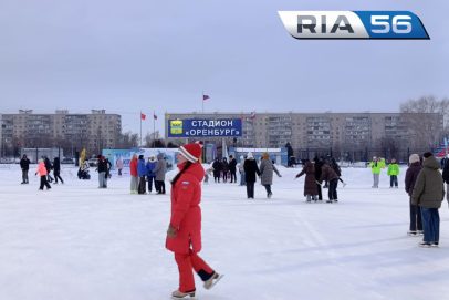 Самый большой каток Оренбурга не работает из-за сильного снегопада