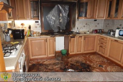 Обиженный экс-муж пытался сжечь дочь и бывшую в частном доме в Оренбурге