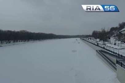 В Оренбурге 13-летняя девочка провалилась под лед на Урале