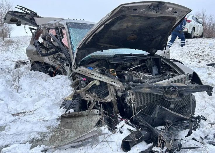 На трассе Оренбург-Илек в ДТП с двумя иномарками погибла женщина-водитель