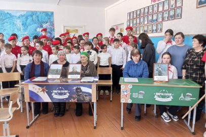 В Кувандыкском округе открыли «Парты Героя» в честь трёх бойцов СВО