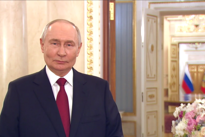 Президент Путин поздравил женщин России с праздником 8 Марта