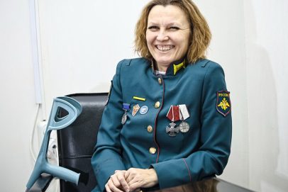 Женщинам форма к лицу. Героиня-оренбурженка Виктория Колчина готовится встать в строй