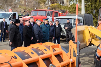 Оренбуржье готовится к паводку. Сергей Балыкин провел смотр техники на случай ЧС  