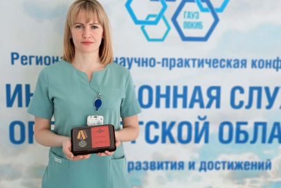 Медсестре из Оренбурга Евгении Кузенковой вручили медаль Минобороны за участие в СВО