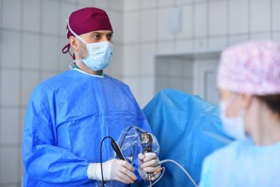 Оренбургские врачи стали удалять межпозвоночную грыжу через прокол в 5 мм