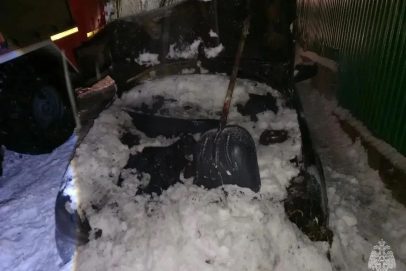 В Медногорске 36-летний мужчина получил ожоги, пока тушил свою машину