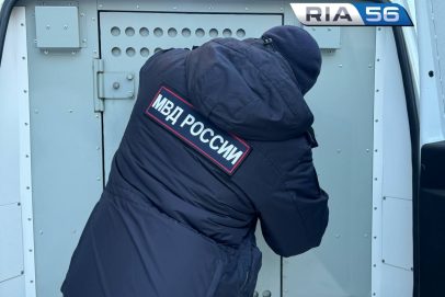 Подсунула. В Шарлыкском районе женщина купила алкоголь на «билет банка приколов»