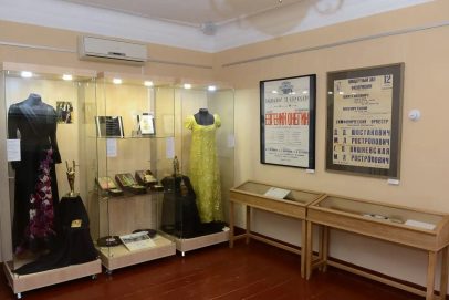 В Оренбурге открылась выставка к 100-летию Галины Вишневской