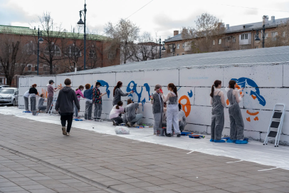 Когда молодым дали кисти и краски. Студенты преобразили участок Советской в Оренбурге