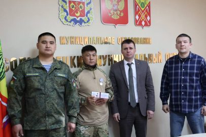 В Соль-Илецком округе участникам СВО и их близким вручили государственные награды