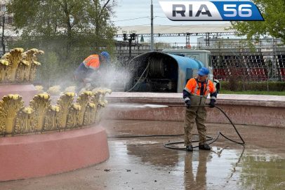 В Оренбурге готовят фонтаны к летнему сезону