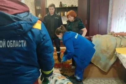 В Оренбургском районе спасатели пришли на помощь запертой в квартире пожилой женщине