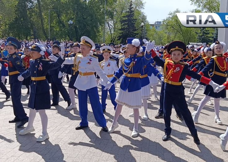 650 пар закружились в танце: в Оренбурге прошел 12-й «Вальс Победы»