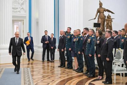 Президент России Владимир Путин встретился с выпускниками программы «Время героев»