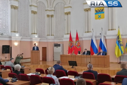Альберт Юмадилов отчитывается перед Горсоветом о работе администрации Оренбурга