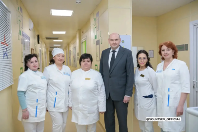 Евгений Солнцев поздравил медицинских работников Оренбуржья с праздником