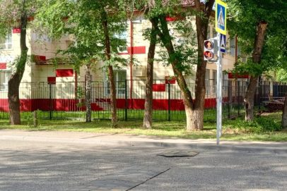 Жители Оренбурга радуются появлению светофора на углу Карагандинской и Самолетной