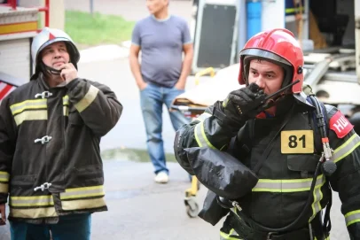 В Домбаровском из-за пожара могут эвакуировать 182 человека, в том числе 48 детей