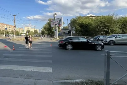 В Орске «Мерседес» сбил 13-летнего самокатчика на пешеходном переходе