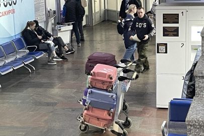 Чемодан треснул после перелёта: что делать и как получить компенсацию
