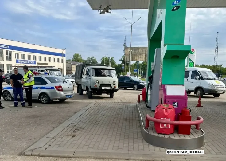 Солнцев инициировал проверки АЗС после обращений оренбуржцев по ситуации с топливом